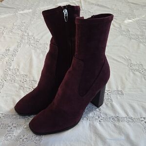 New Dolce Vita Burgundy Suede Women's Boots With Faux Snake Heel. Never Worn.